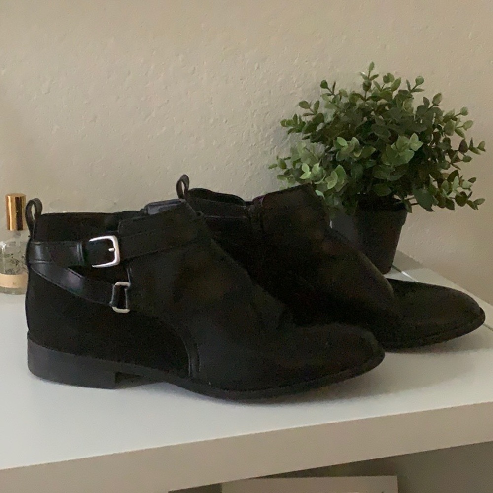 Chelsea boots leather/suede/buckle detail